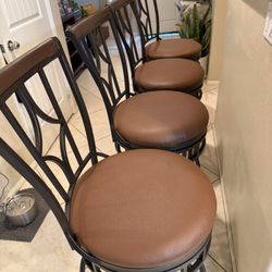 set of 4 new metal bar stool