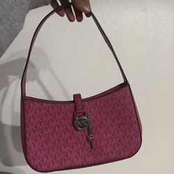 Micheal kors pink purse