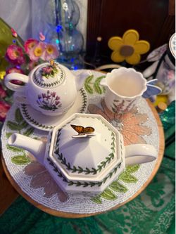Portmeirion ‘Botanic Garden Bouquet’ tea & creamer set