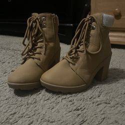 Tan Lace-Up Ankle Boots Size 7 Women