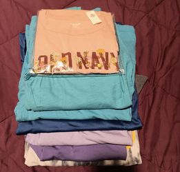 7 womens XXL, 2X, & 3X tops