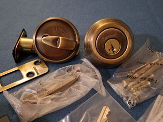 Kwikset Deadbolt Lock Set Antique Brass
