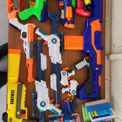 11 Nerf Guns And 155 Darts