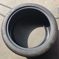 295/35/21 Michelin tire 295 35 21