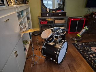 Youth Drum Set 50$