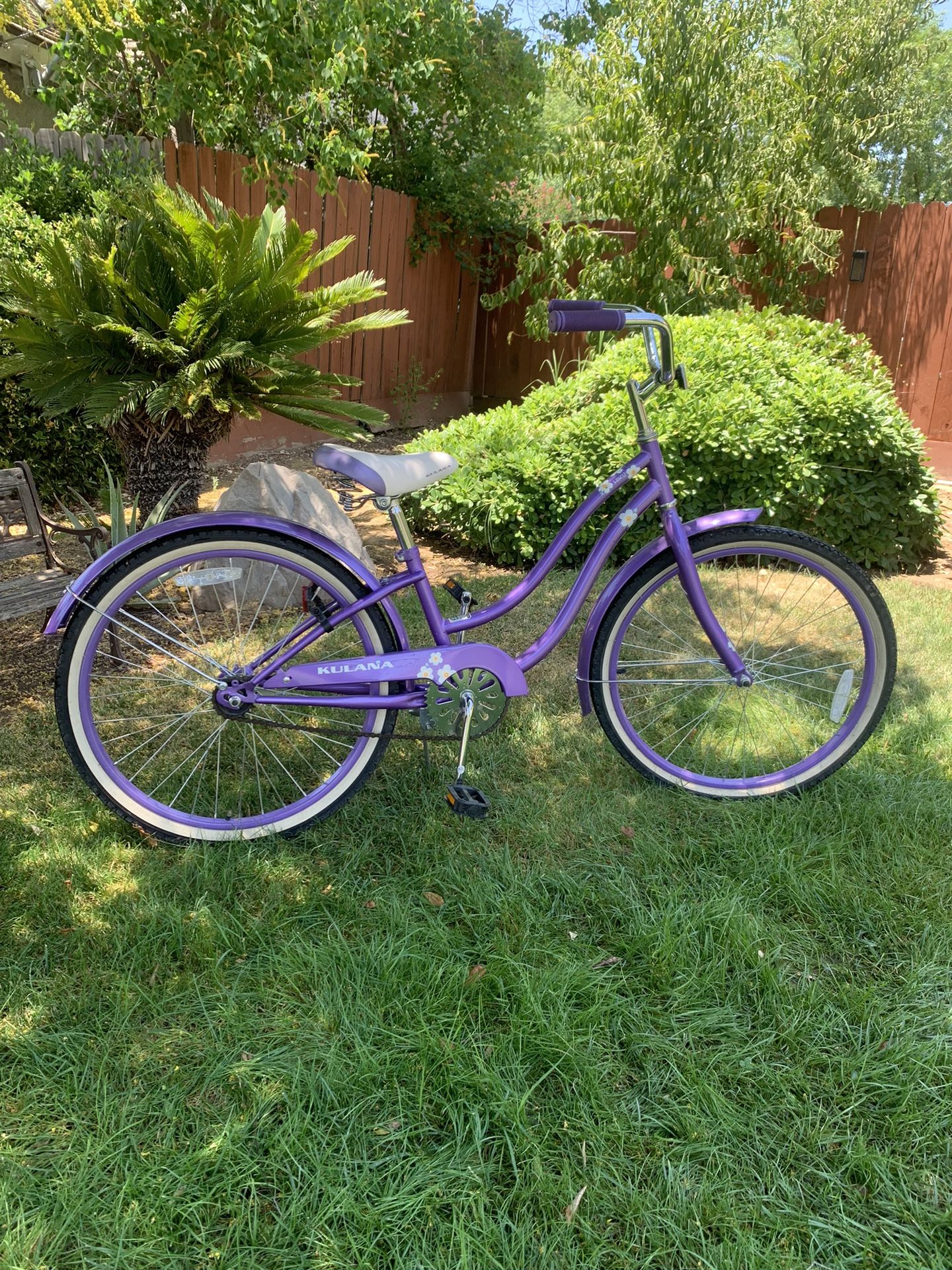 Kulana 24” Women’s/girls Beach Cruiser Bike Nice Condition