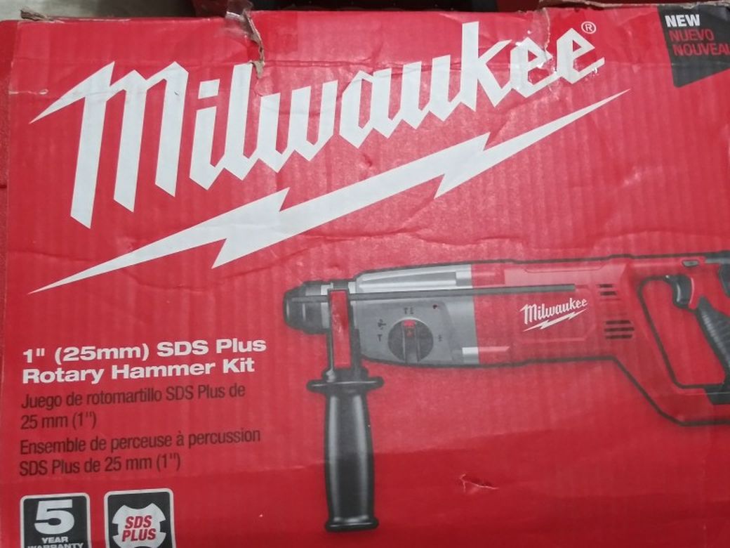 Milwaukee 1" SDS Plus Rotary Hammer Kit