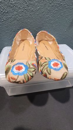 Woman's Slip-on Size 9
