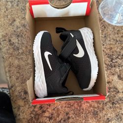 2c Nike Shoes $20
