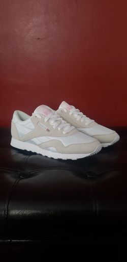 Reebok Classic (size W9 & W8.5)
