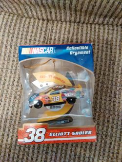 New in box Nascar Elliott Sadler Collectible Ornament