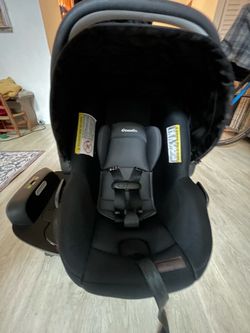 Evenflo Infant Car Seat with Base Revolve 180