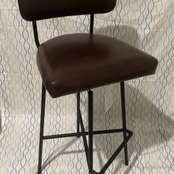 Maison Swivel Stool