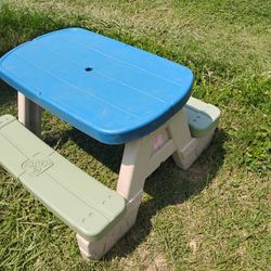 Picnic Table Kids