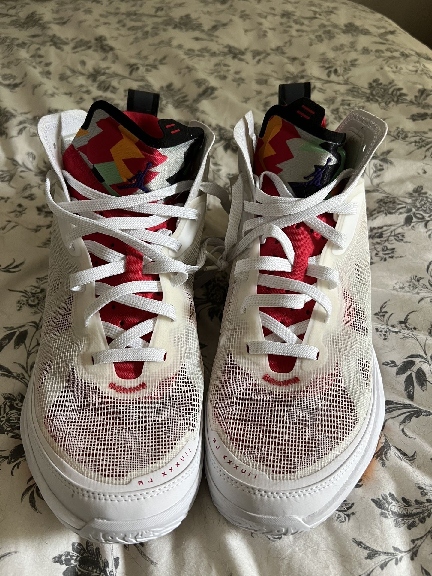 Air Jordan 37 Hare