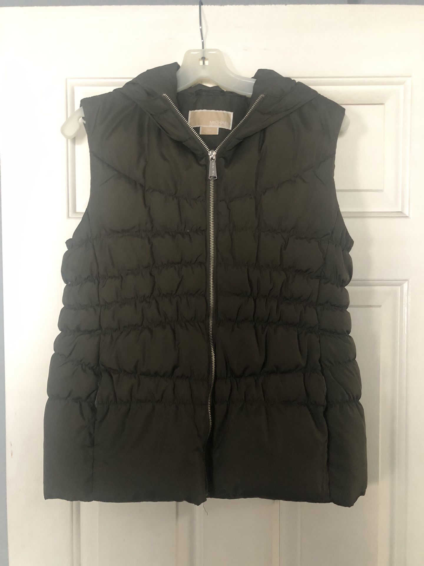 Olive Green Michael Kors Hooded Puffer Vest Medium for Sale in Chula Vista,  CA - OfferUp
