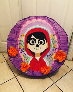 Custom piñatas
