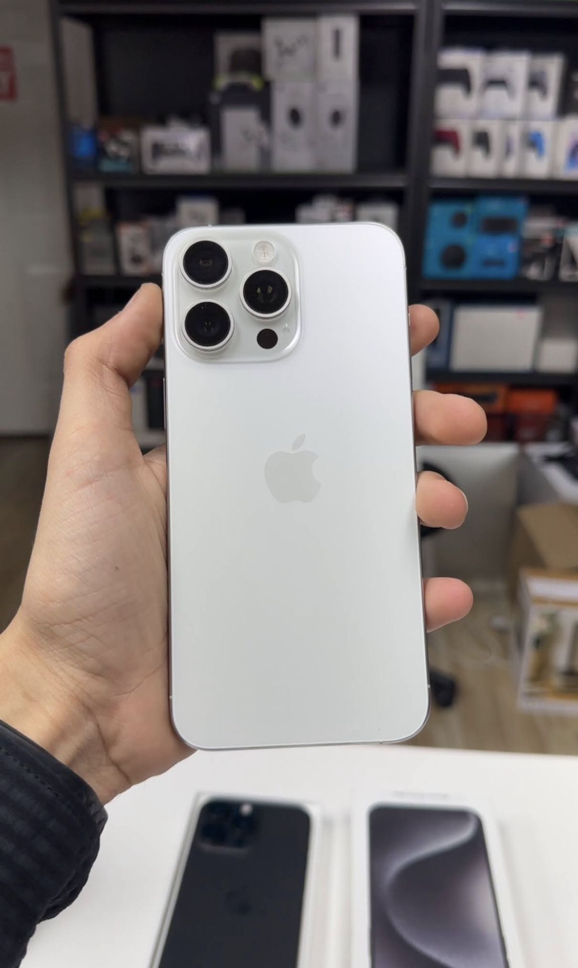 iPhone 15 Pro Max 256GB Unlocked