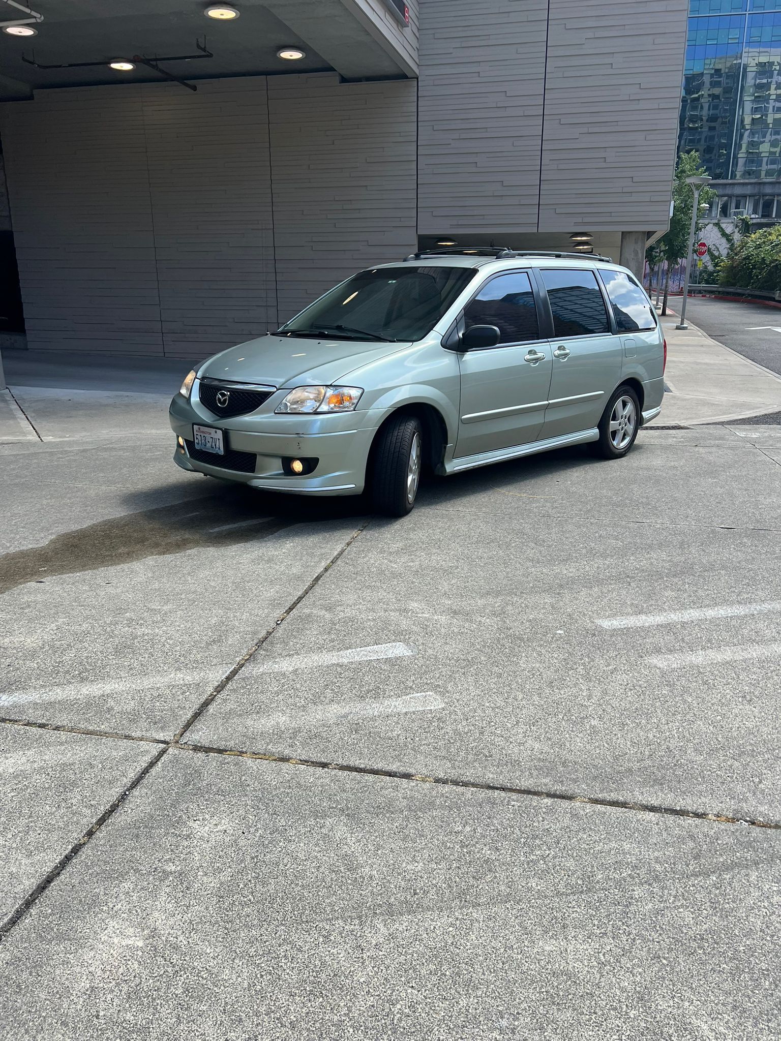 2003 Mazda Mpv