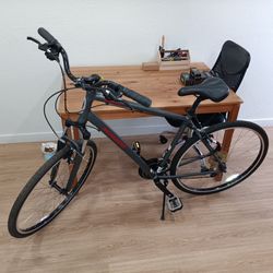 2022 SchwinnXL Fremont Hybrid 21 spd bike