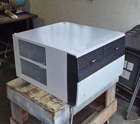 Friedrich 12,000 BTU AC / Heater Window Unit (220V) – Works Great
