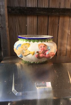 Large angel pot