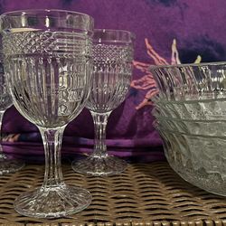 4 Glass Bowls With 4 Matching Glasses