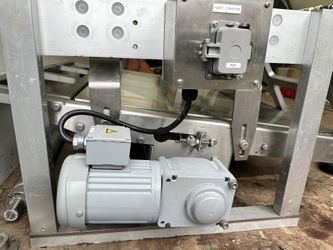 CONVEYOR WITH MOTOR