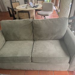 Sofa With Pull Out Bed. 