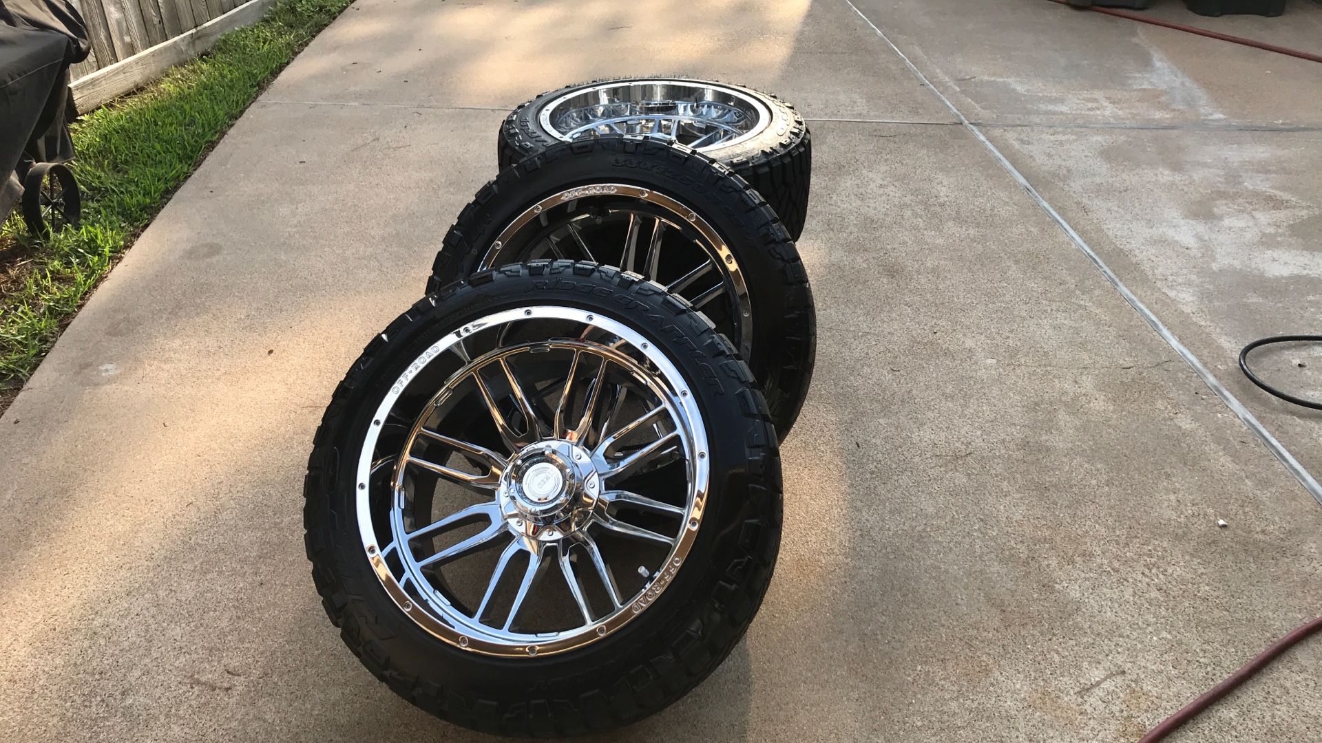 22” Rims with NEW NITTO 33”x 12.5 Ridge Grapplers