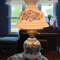  GORGEOUS LOOKING VINTAGE LAMP WITH TOP AND BOTTOM LIGHTING  This Is  BLUE  TINT AND  BEAUTIFUL  BLUE  ROSES  23 INCHES TALL  WORKS PERFECT 