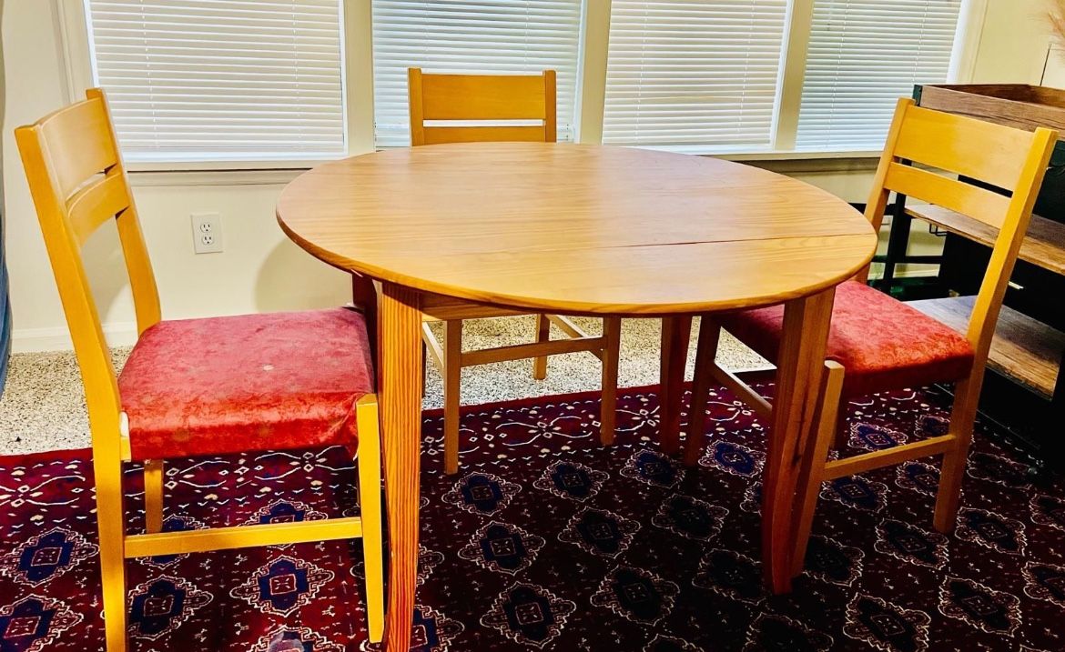 Expandable Dining Table With 4 Chairs
