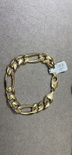 Gold Figaro bracelet