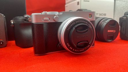 Fujifilm X-E5 with 23mm lens