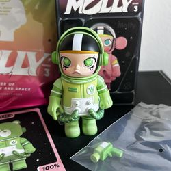 Pop Mart figurine _Molly