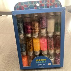 Mondo Llama 18-Count Glitter Set