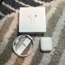 Apple AirPods (1st Gen)