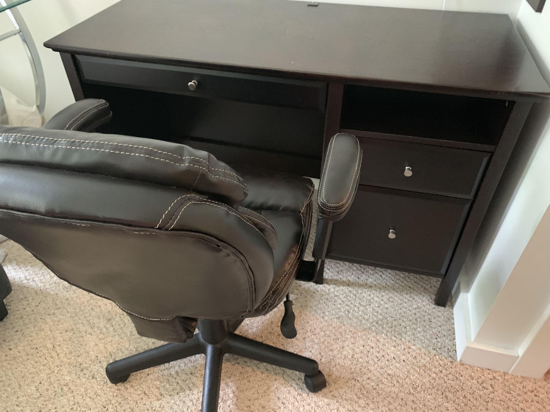 Office desk and faux leather chair