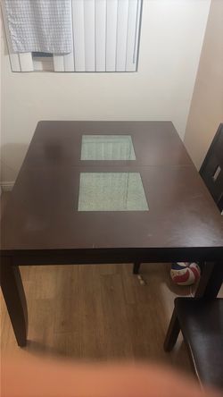 Dining room table