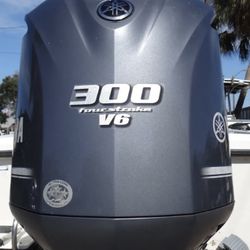2014 Yamaha 300 HP 4-Stroke 30" Outboard Motor