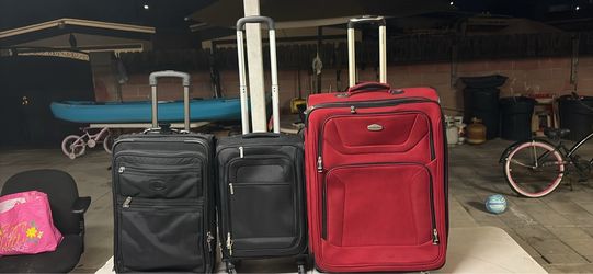 Set of 3 Rolling Spinner Suitcases