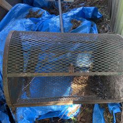 24 in. Compost Peat Moss Spreader, T shaped Handheld, Heavy-Duty Metal Mesh Spreader