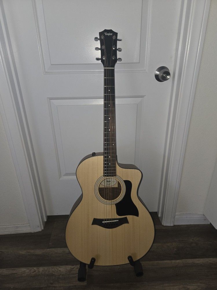 Taylor 114 CE G/A Acoustic/Electric Guitar