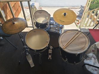 Bateria Drums- 4 Pc PEACE ✌️ DRUMSET complete w Bass Pedal,Cymbal & Hi-Hats, Hardware, 2 Pr of Sticks and a Drum Tuning Key for $275