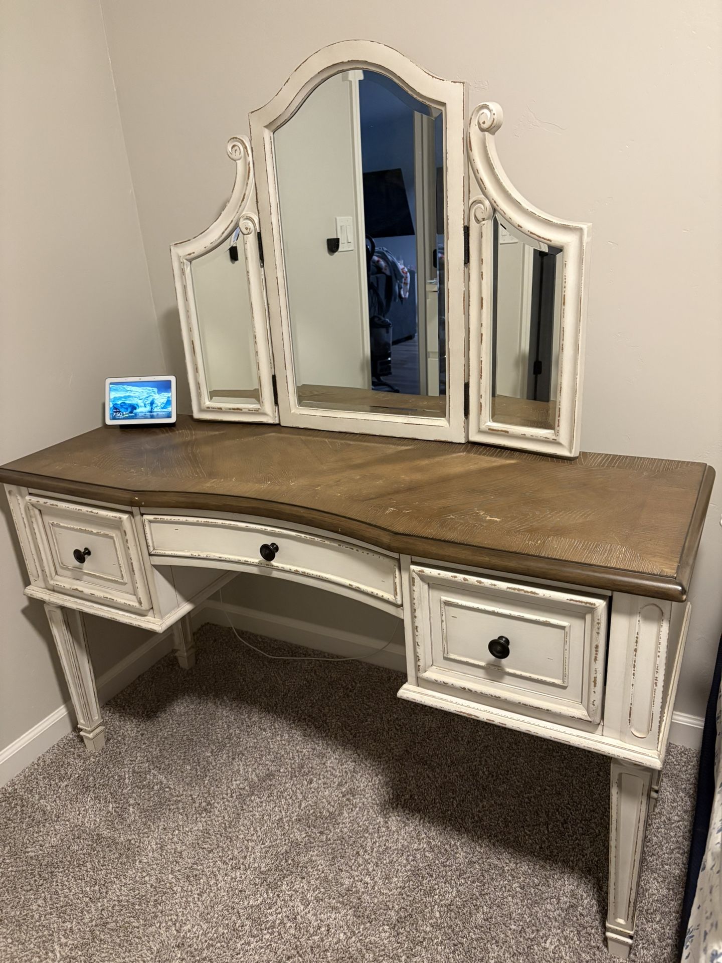 Vanity Desk