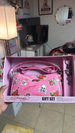 Ed Hardy purse gift set