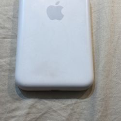 Apple MagSafe battery pack