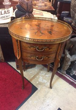 Antique French table