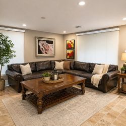 Free Delivery-Bernhardt Leather Sectional 