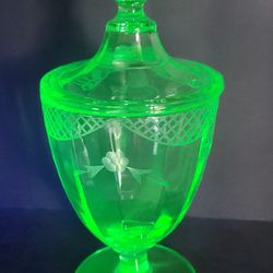 Beautiful Vintage Uranium Cady Jar With Lid